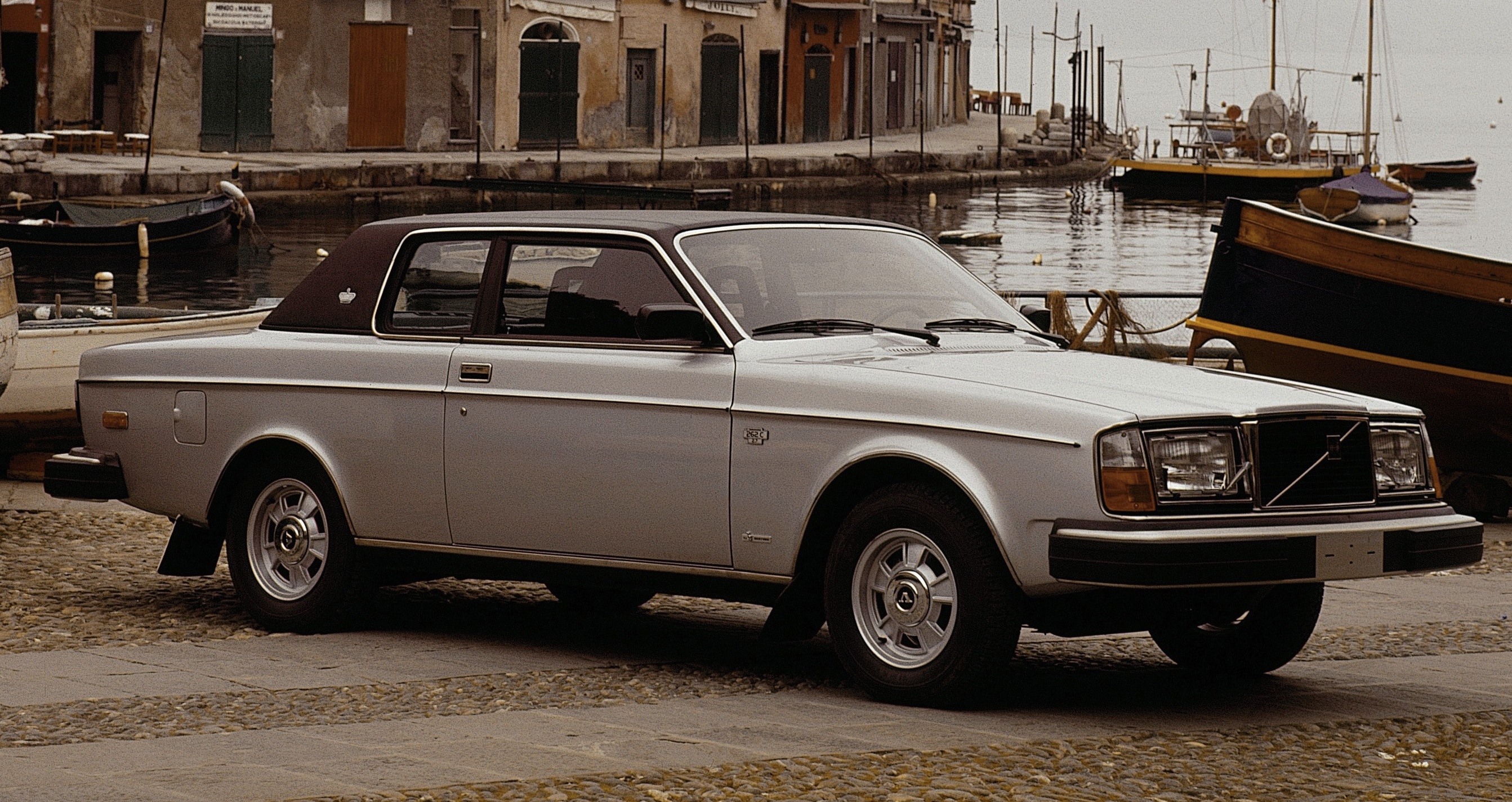 Volvo 262C 1977-1981