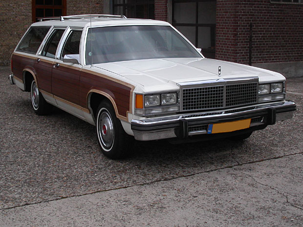 Ford LTD Squire wagon 1979